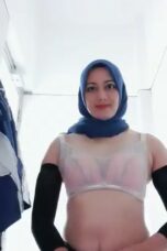 Sales Motor Yamaha Jilbab Biru Ganti Pakaian