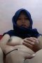 Dewi SMP jilbab biru masturbasi pt2