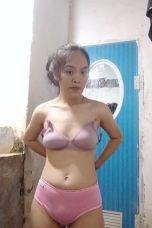 Dinda Putri bugil kamar mandi pintu biru